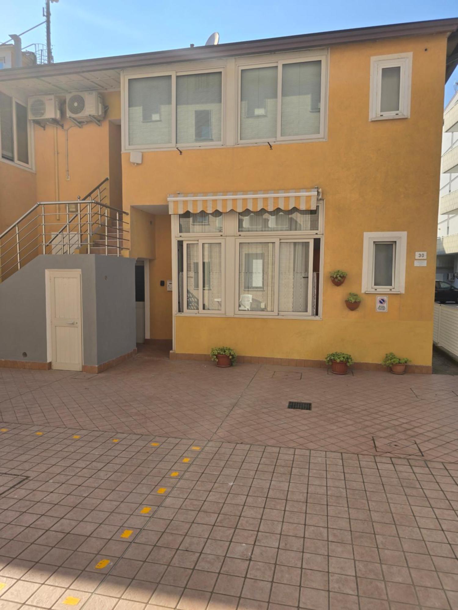 Villa Nerina Apartment Lignano Sabbiadoro Eksteriør bilde